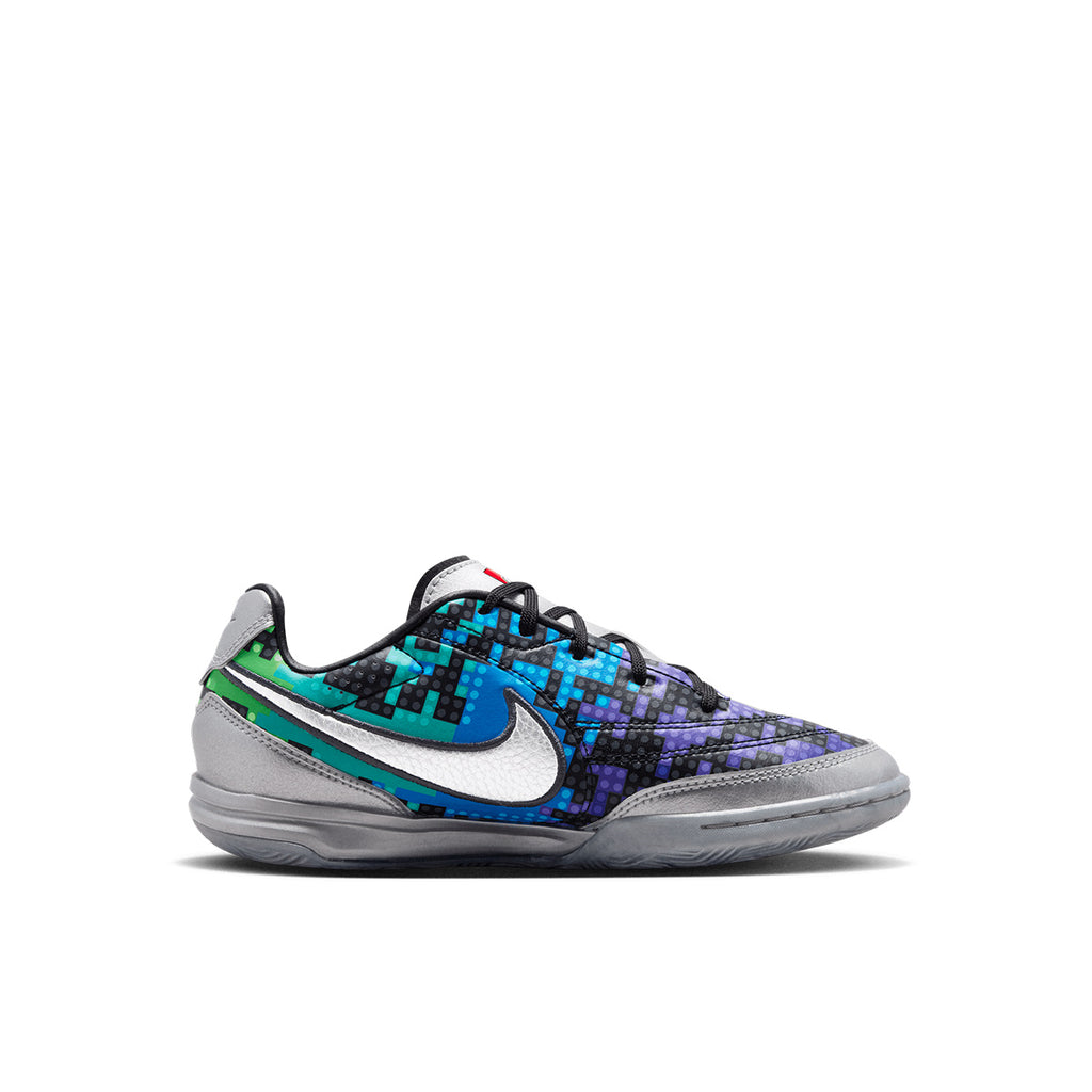 NIKE JR TIEMPO STREETGATO X LEGO IC - METALLIC SILVER/WHITE/GREEN STRIKE/BLACK