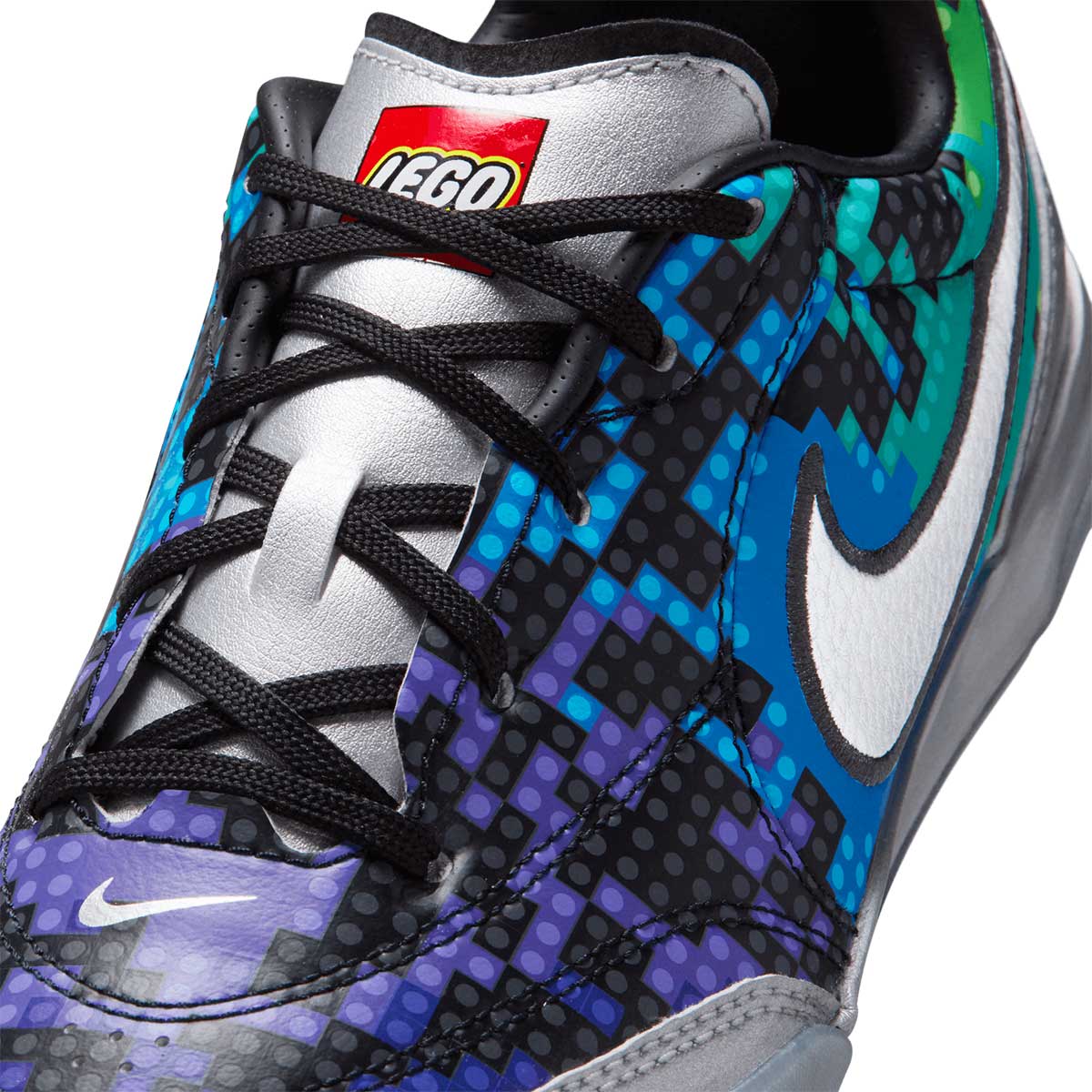 NIKE JR TIEMPO STREETGATO X LEGO IC - METALLIC SILVER/WHITE/GREEN STRIKE/BLACK