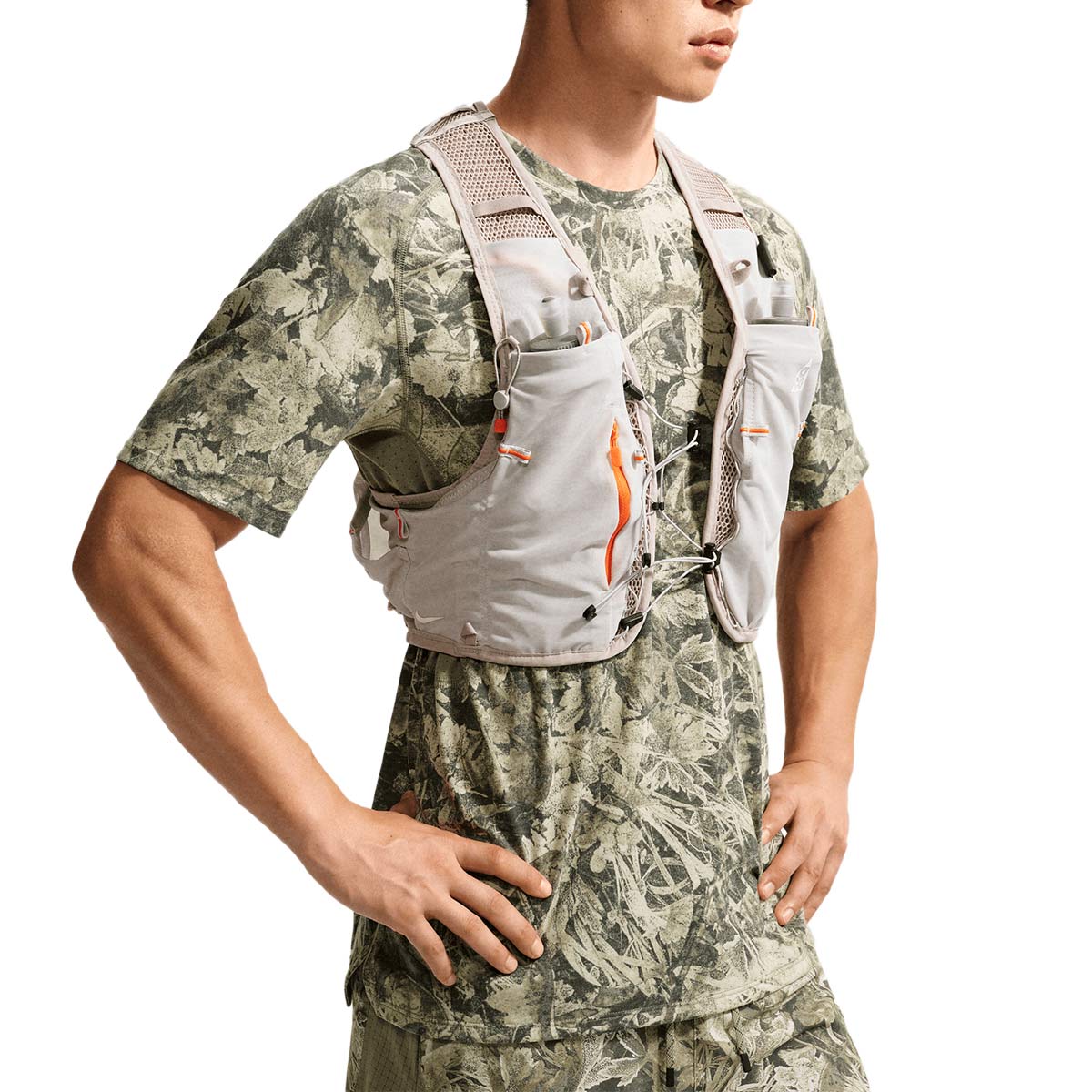 NIKE MEN ACG CHAMO CAMO TEE - SEQUOIA/LIGHTARMY/SUMMITWHITE