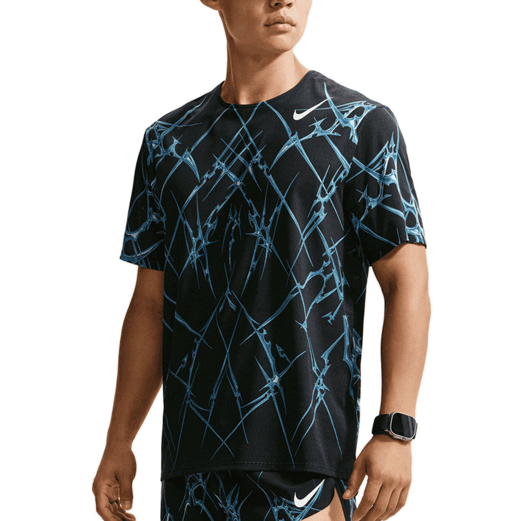 NIKE MEN AEROSWIFT SHORTS SLEEVE AOP - BLACK/BLACK