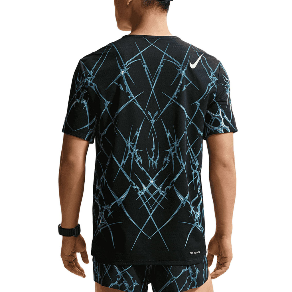 NIKE MEN AEROSWIFT SHORTS SLEEVE AOP - BLACK/BLACK