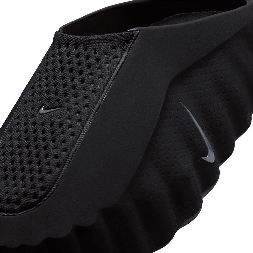 NIKE MEN MIND 001 - BLACK/CHROME/HYPERCRIMSON/WHITE