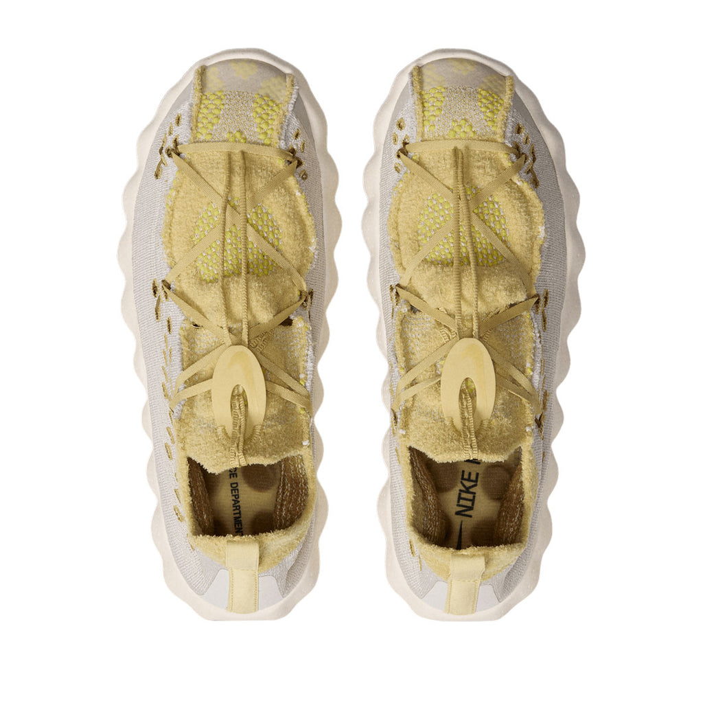 NIKE MEN MIND 002 FLYKNIT QS - LIGHTBONE/SATURNGOLD/INFINITEGOLD