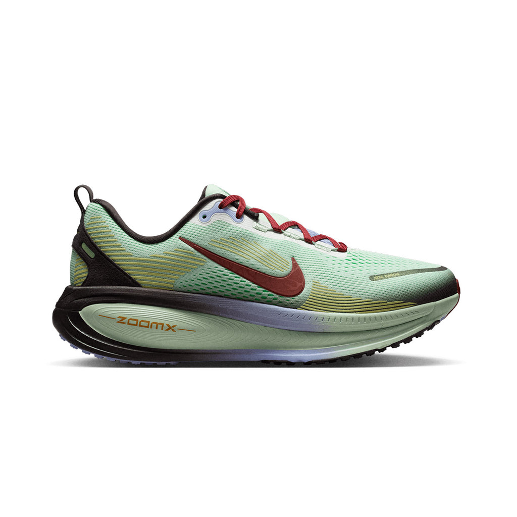 NIKE MEN VOMERO 18 SE - FROSTEDSPRUCE/UNIVERSITYRED/TAR
