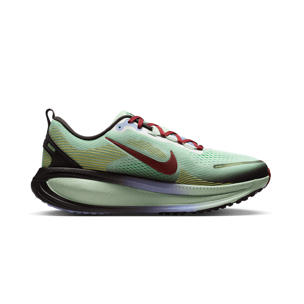 NIKE MEN VOMERO 18 SE - FROSTEDSPRUCE/UNIVERSITYRED/TAR