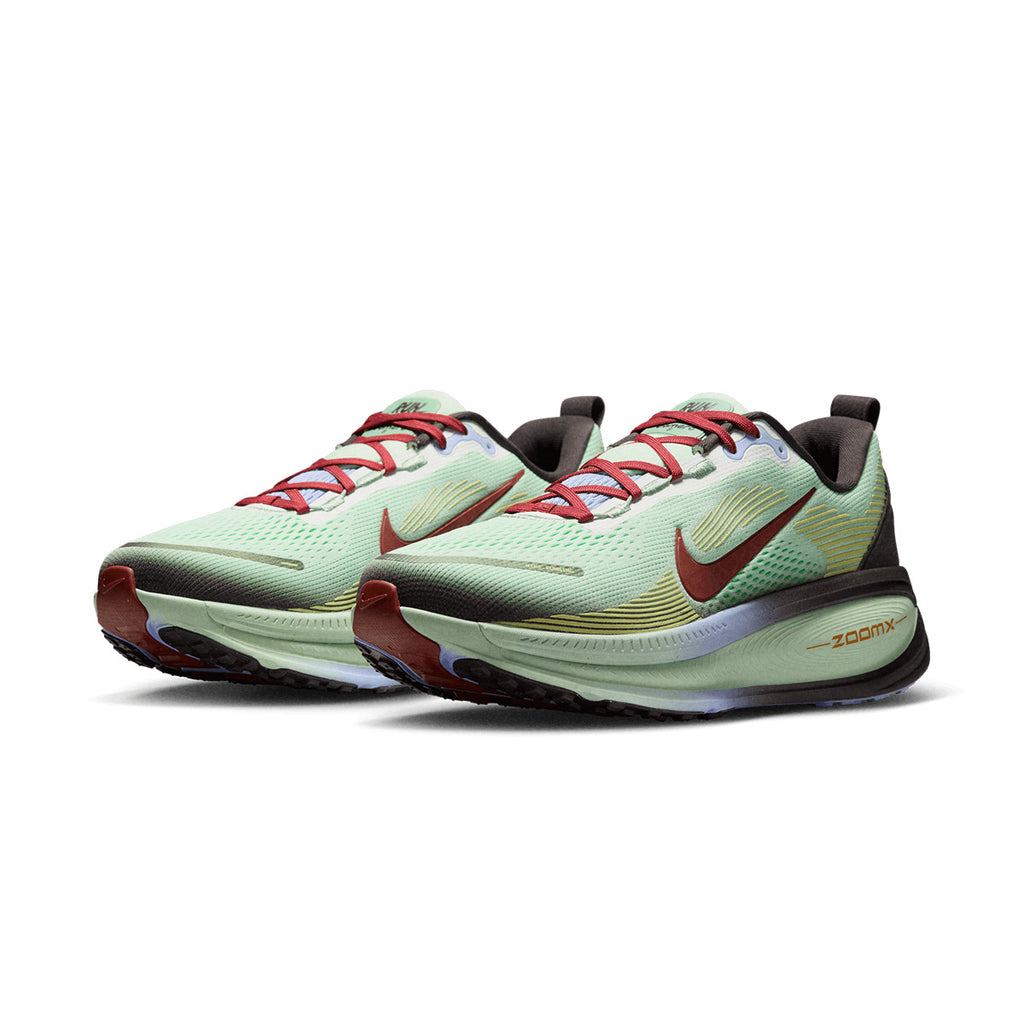 NIKE MEN VOMERO 18 SE - FROSTEDSPRUCE/UNIVERSITYRED/TAR