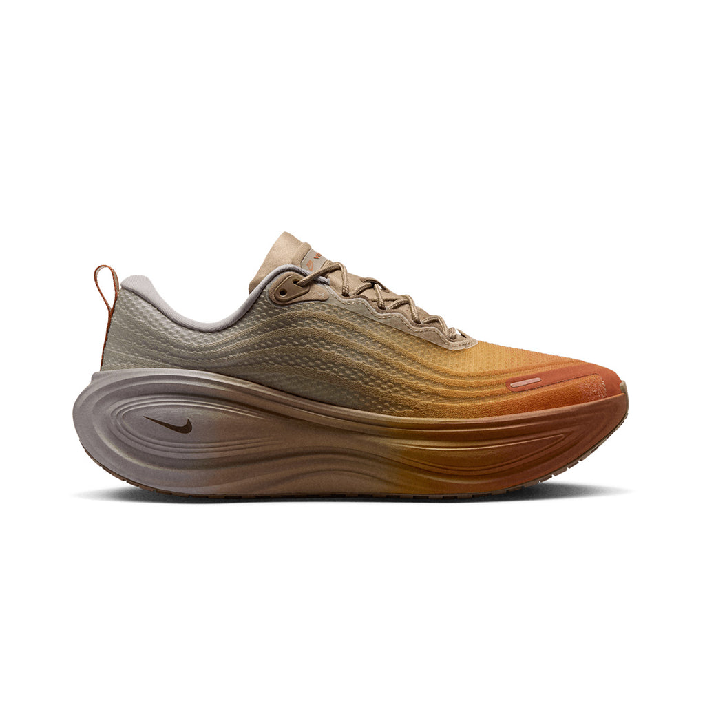 NIKE MEN VOMERO PLUS SP - DESERTCAMO/YUKONBROWN/CERAMIC