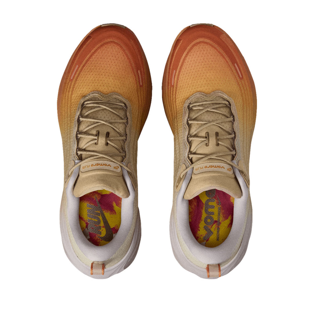 NIKE MEN VOMERO PLUS SP - DESERTCAMO/YUKONBROWN/CERAMIC