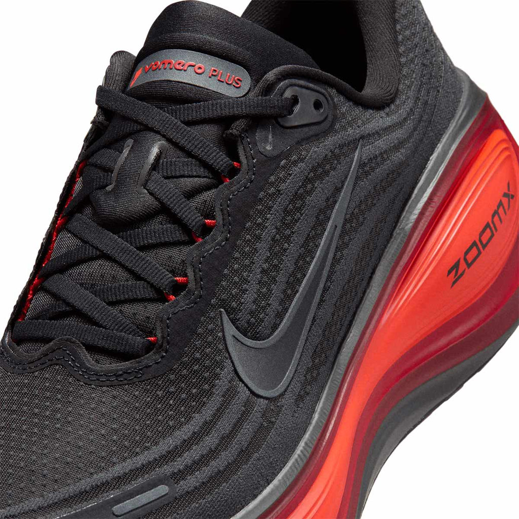 NIKE MEN VOMERO PLUS - ANTHRACITE/BLACK/BRIGHTCRIMSON