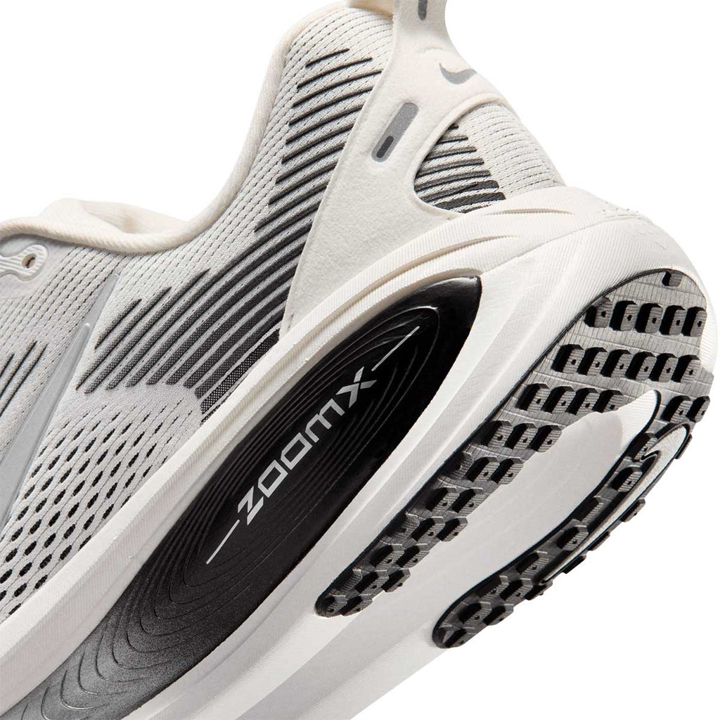 NIKE M VOMERO 18 RR - SUMMITWHITE/METALLICSILVER/BLACK