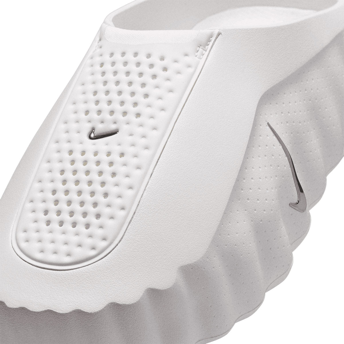 NIKE WOMEN MIND 001 - SUMMITWHITE/METALLICSILVER/PHANTOM