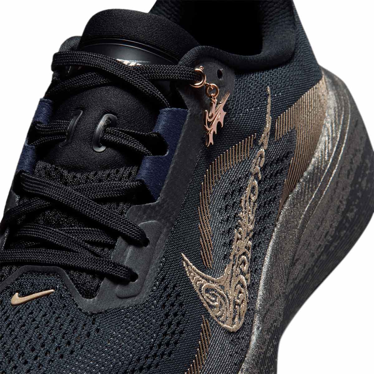 NIKE WOMEN PEGASUS 42 KEELY HODGKINSON - BLACK/BLUR/PITCHBLUE/BLACKENEDBLUE