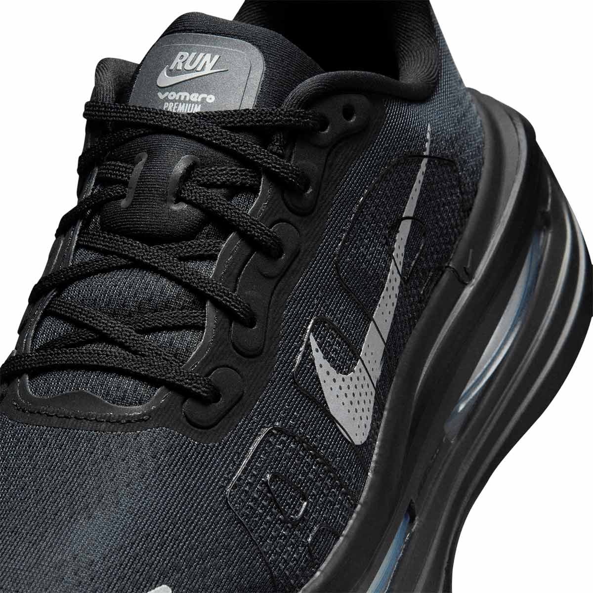 NIKE WOMEN VOMERO PREMIUM - BLACK/METALLICSILVER/OFFNOIR