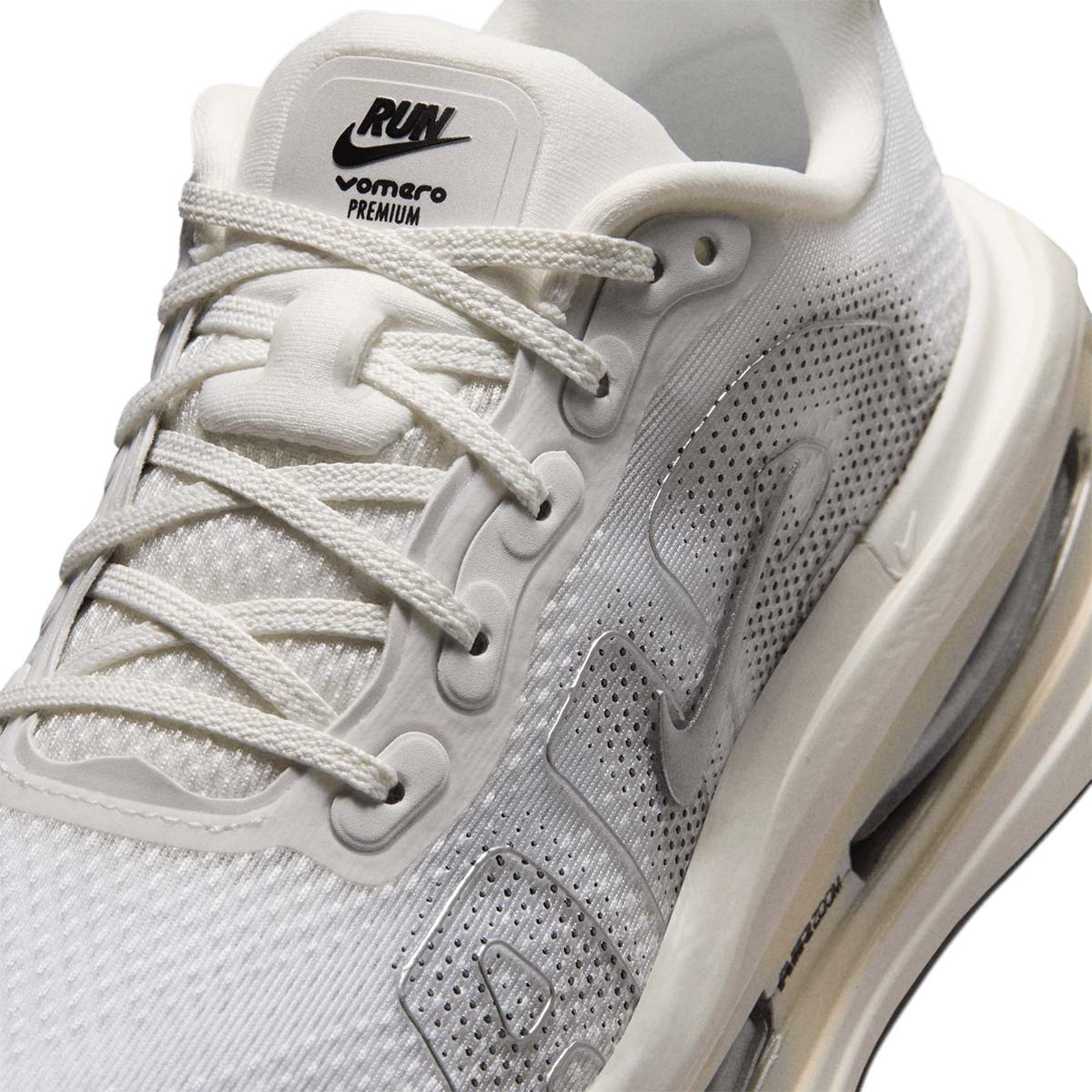 NIKE WOMEN VOMERO PREMIUM - SUMMITWHITE/METALLICSILVER/SAIL