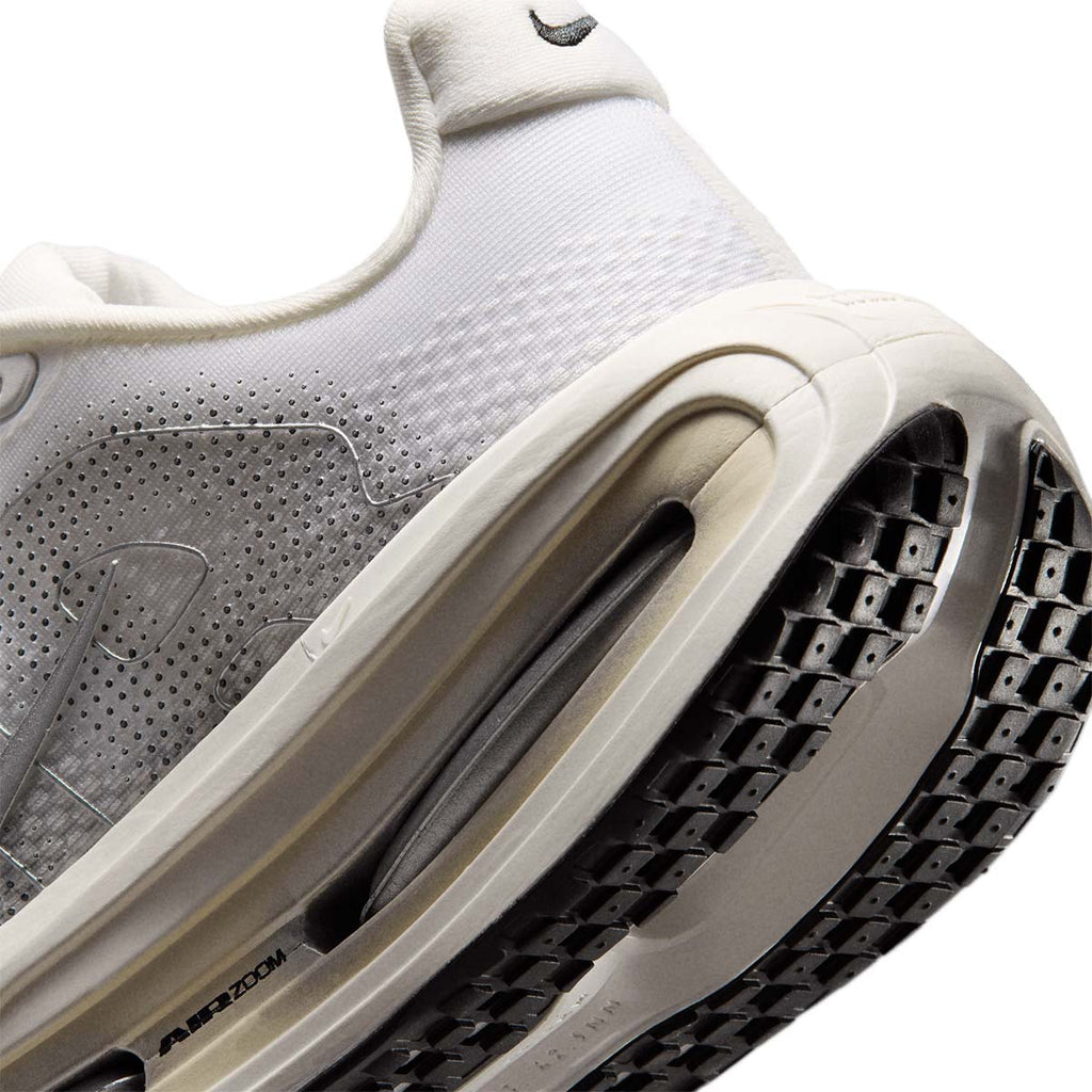 NIKE WOMEN VOMERO PREMIUM - SUMMITWHITE/METALLICSILVER/SAIL