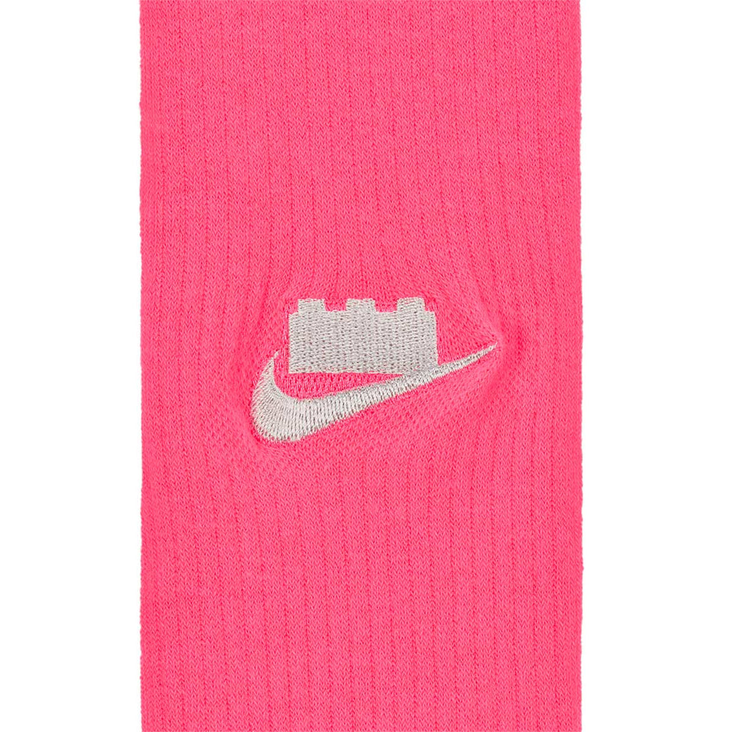 NIKE X LEGO JAGUAR CREW SOCKS - HYPER PINK/RUSH RED/METALLIC SILVER
