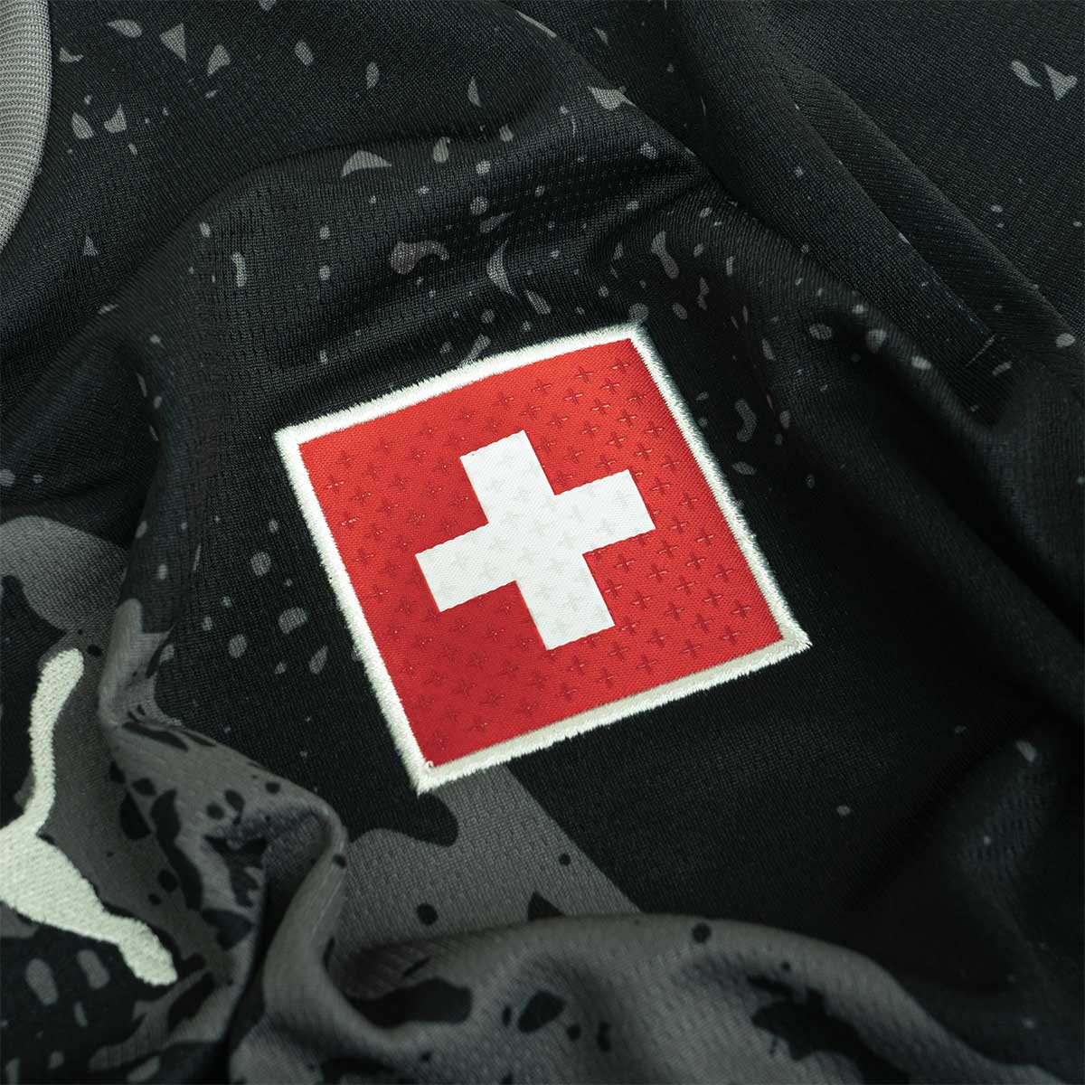 PUMA X SWITZERLAND X SALEHE BEMBURY 2026 GOALKEEPER REPLICA JERSEY - PUMA BLACK/COOL DARK GRAY