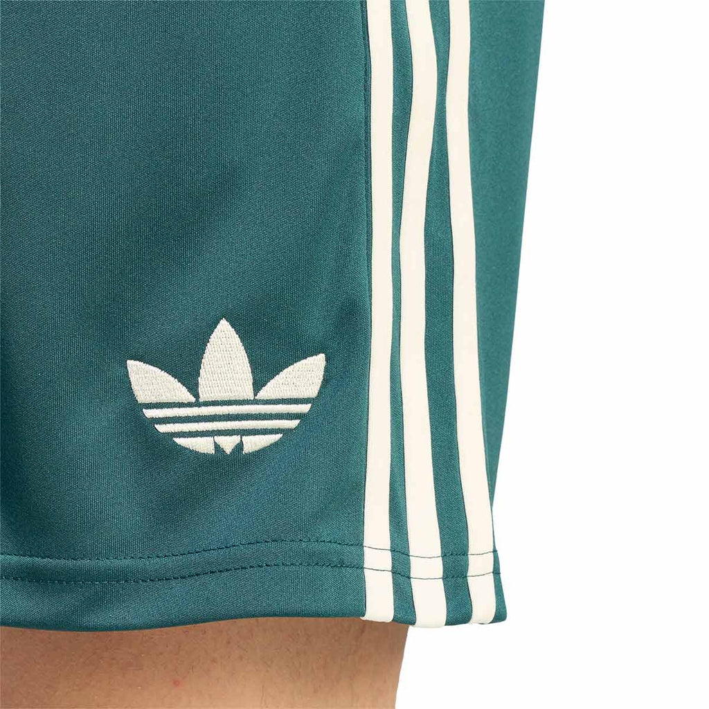 ADIDAS REAL MADRID 2026/2027 AWAY SHORTS - AURORA IVY