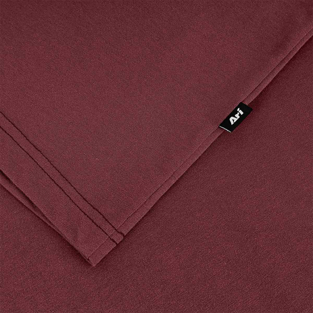 ARI EASY LIFESTYLE TEE - MAROON/MAROON/BLACK