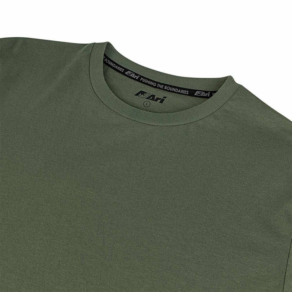 ARI EASY LIFESTYLE TEE - MILITARY GREEN/MILITARY GREEN/BLACK