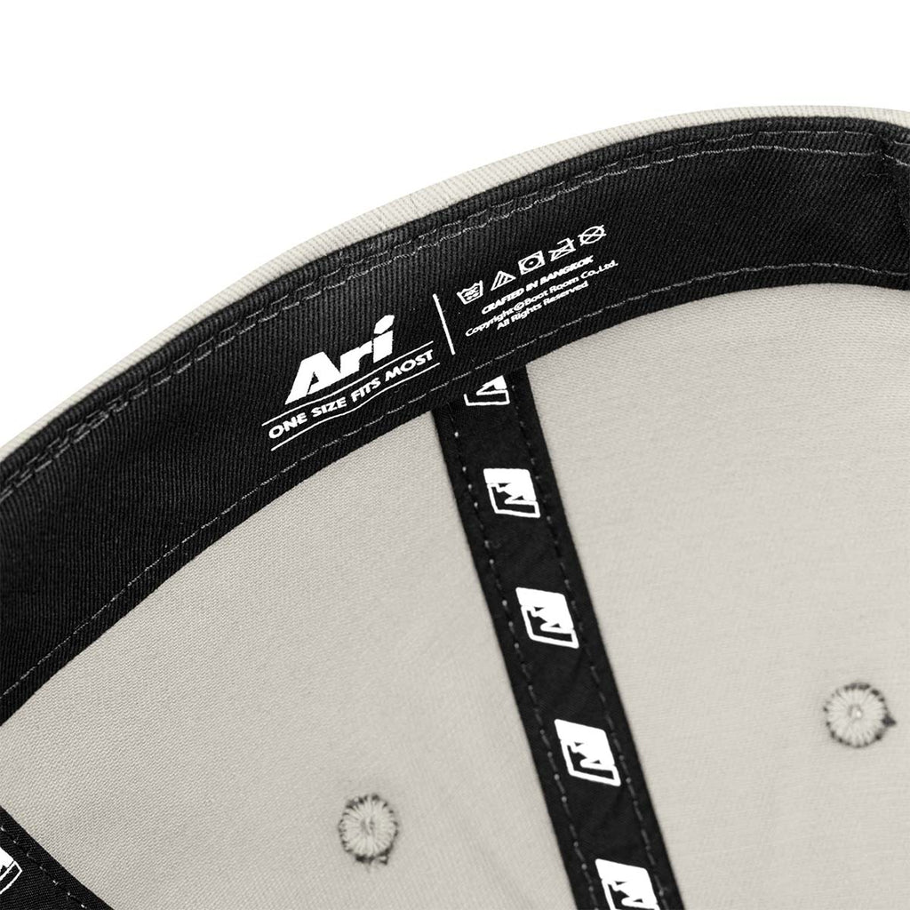 ARI ESSENTIAL MINI LOGO CAP - BONE/BLACK/BONE