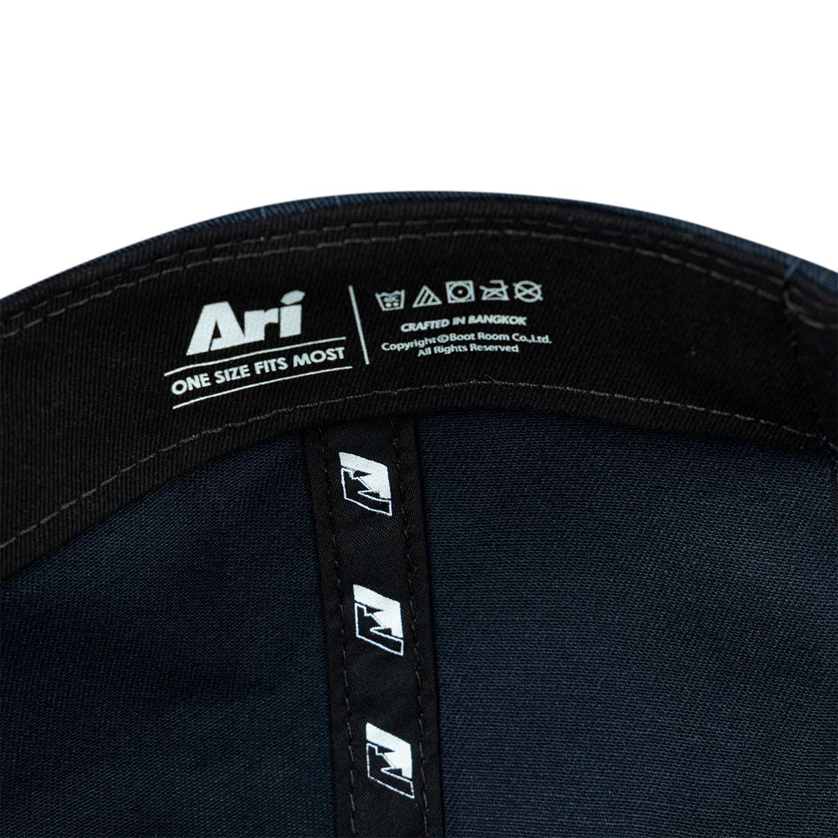 ARI ESSENTIAL MINI LOGO CAP - NAVY/WHITE/NAVY