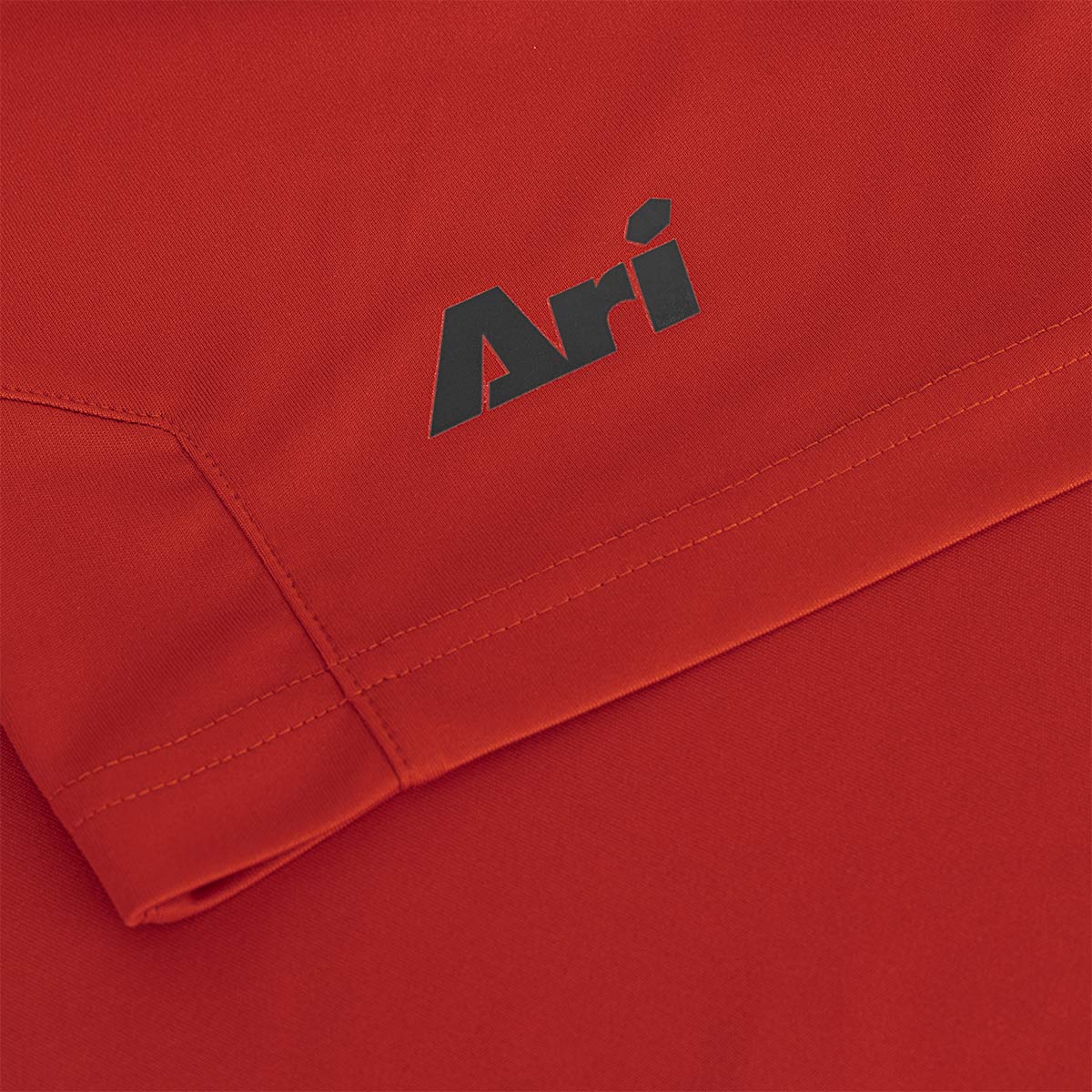 ARI ESSENTIAL TEAM SHORTS - RED
