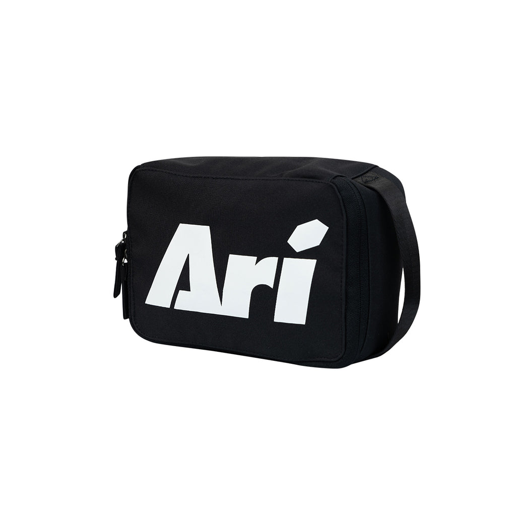 ARI ESSENTIAL TOILETRY BAG - BLACK/BLACK/WHITE