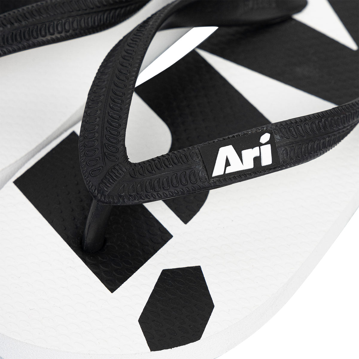 ARI FLIP FLOP SANDALS - WHITE/WHITE/BLACK