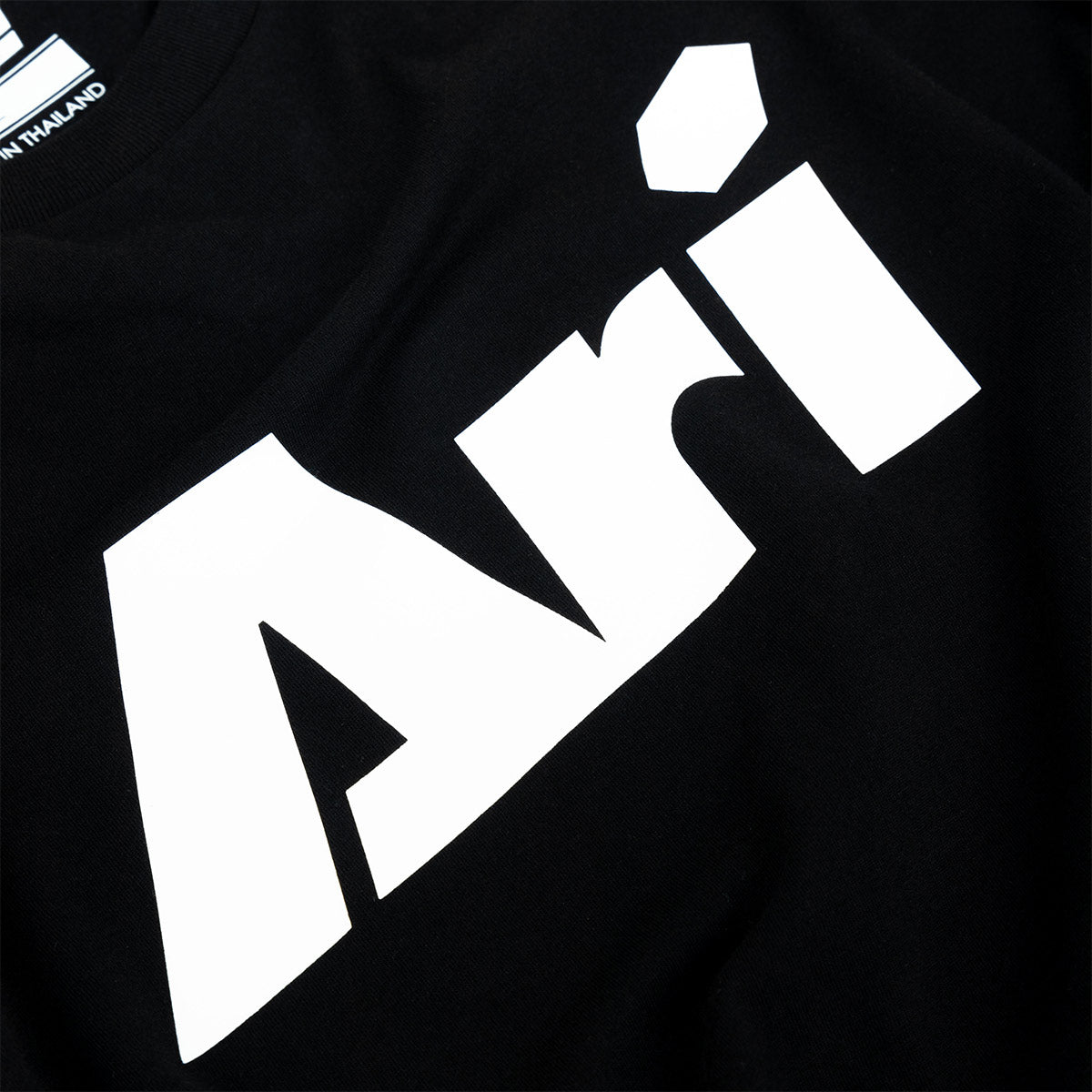 ARI KIDS ESSENTIAL SIGNATURE TEE - BLACK/WHITE/WHITE