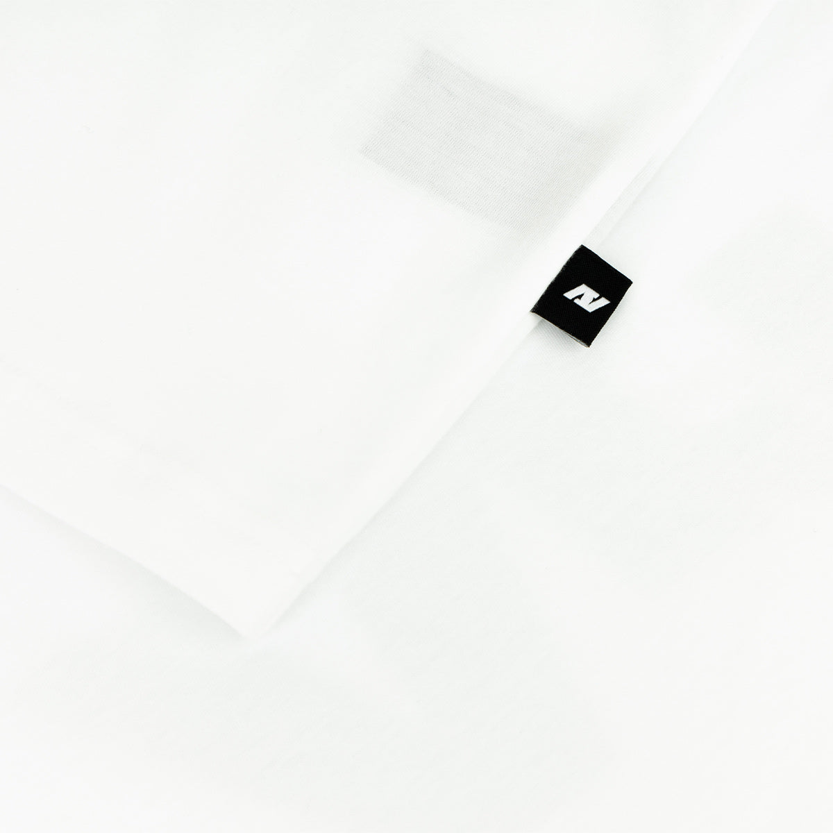 ARI KIDS ESSENTIAL SIGNATURE TEE - WHITE/BLACK/BLACK