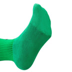 ARI LONG SOCKS - FOREST GREEN