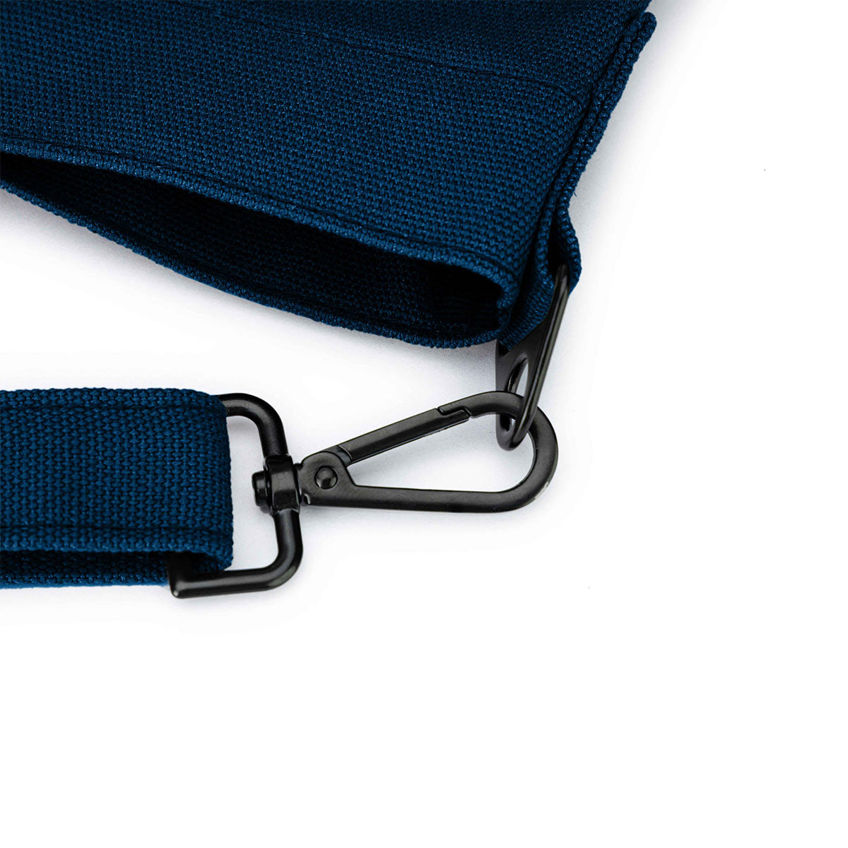 ARI SHOULDER BAG - NAVY/WHITE/BLACK