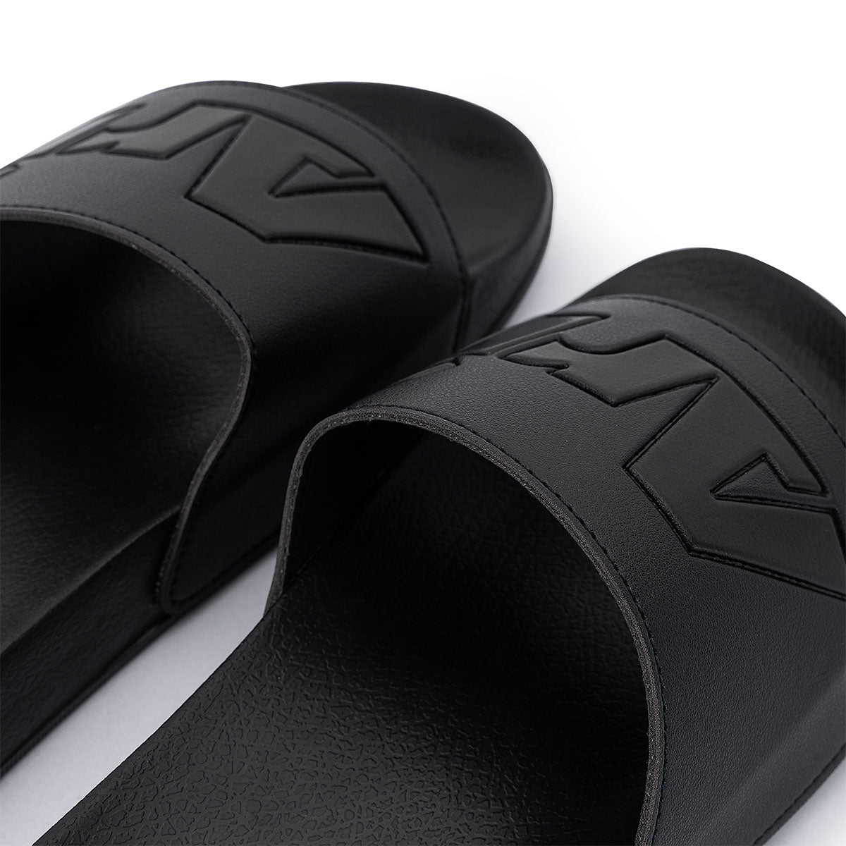 ARI SLIDE SANDALS - BLACK/BLACK