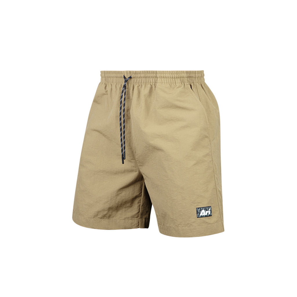 ARI SMART RELAXED SHORTS - BEIGE/BLACK/WHITE