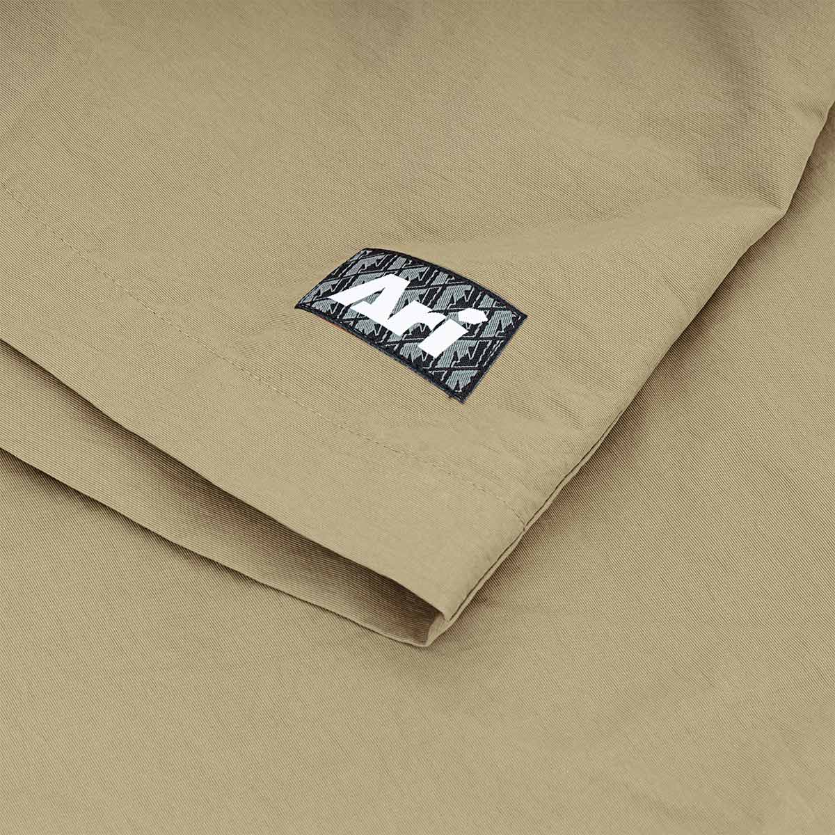 ARI SMART RELAXED SHORTS - BEIGE/BLACK/WHITE