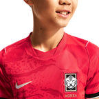 NIKE SOUTH KOREA 2026 HOME KIDS JERSEY - GLOBAL RED/BLACK/WHITE/CLUB GOLD