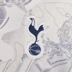 NIKE TOTTENHAM HOTSPUR 2025/2026 ACADEMY PRO SS TOP PRE MATCH - WHITE/LT IRON ORE/BINARY BLUE