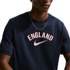 NIKE ENGLAND 2026 WORDMARK TEE - OBSIDIAN