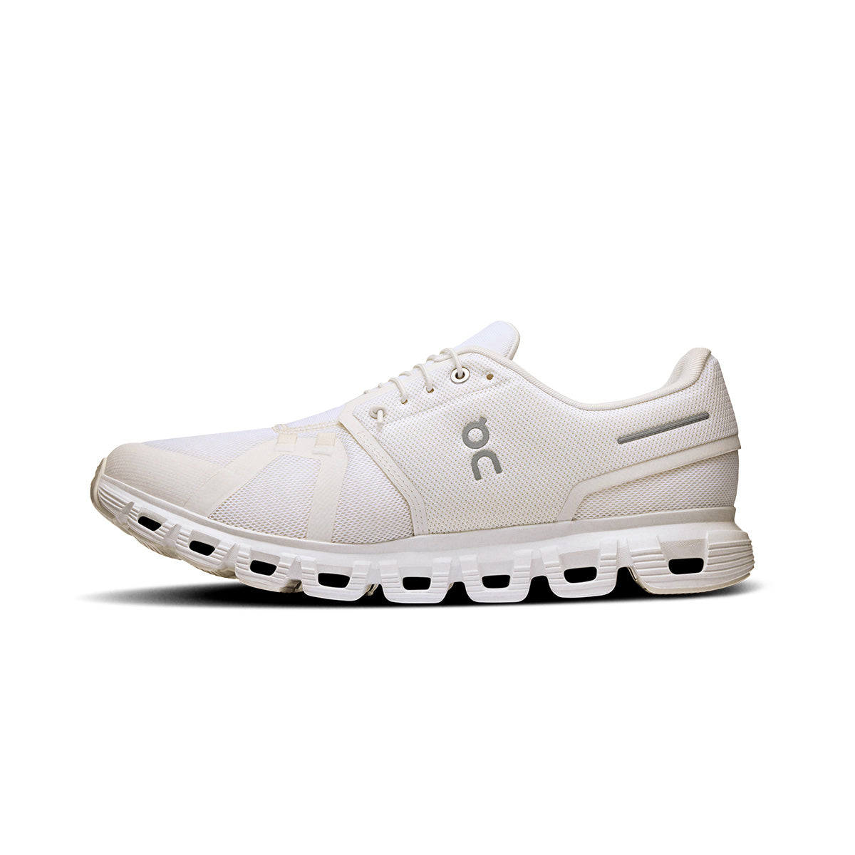 On M Cloud 6 White White